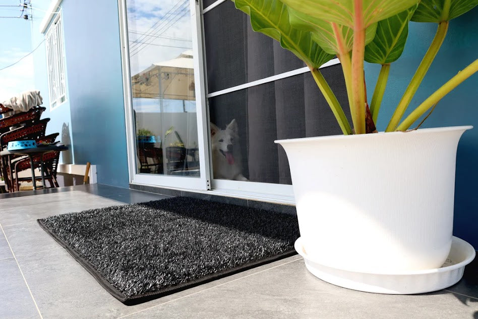 Outdoor Mats That Withstand Sun, Rain & High Traffic